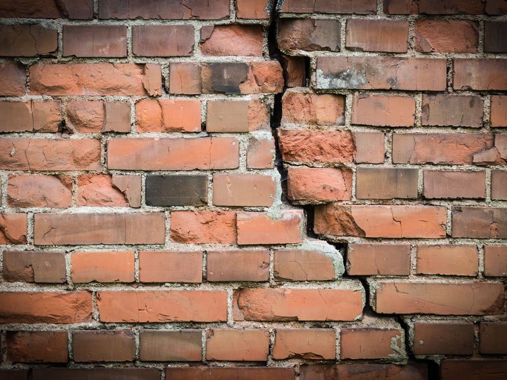 Major structural crack in the exterior brick wall of a UK home